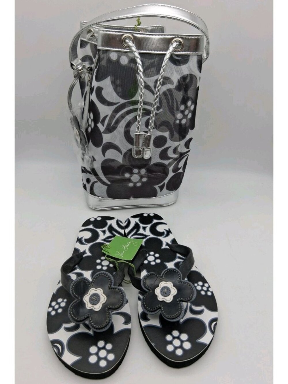 NWT Vera Bradley Night & Day Flip Flops Size 5/6 S w/Mesh Draw String Bag